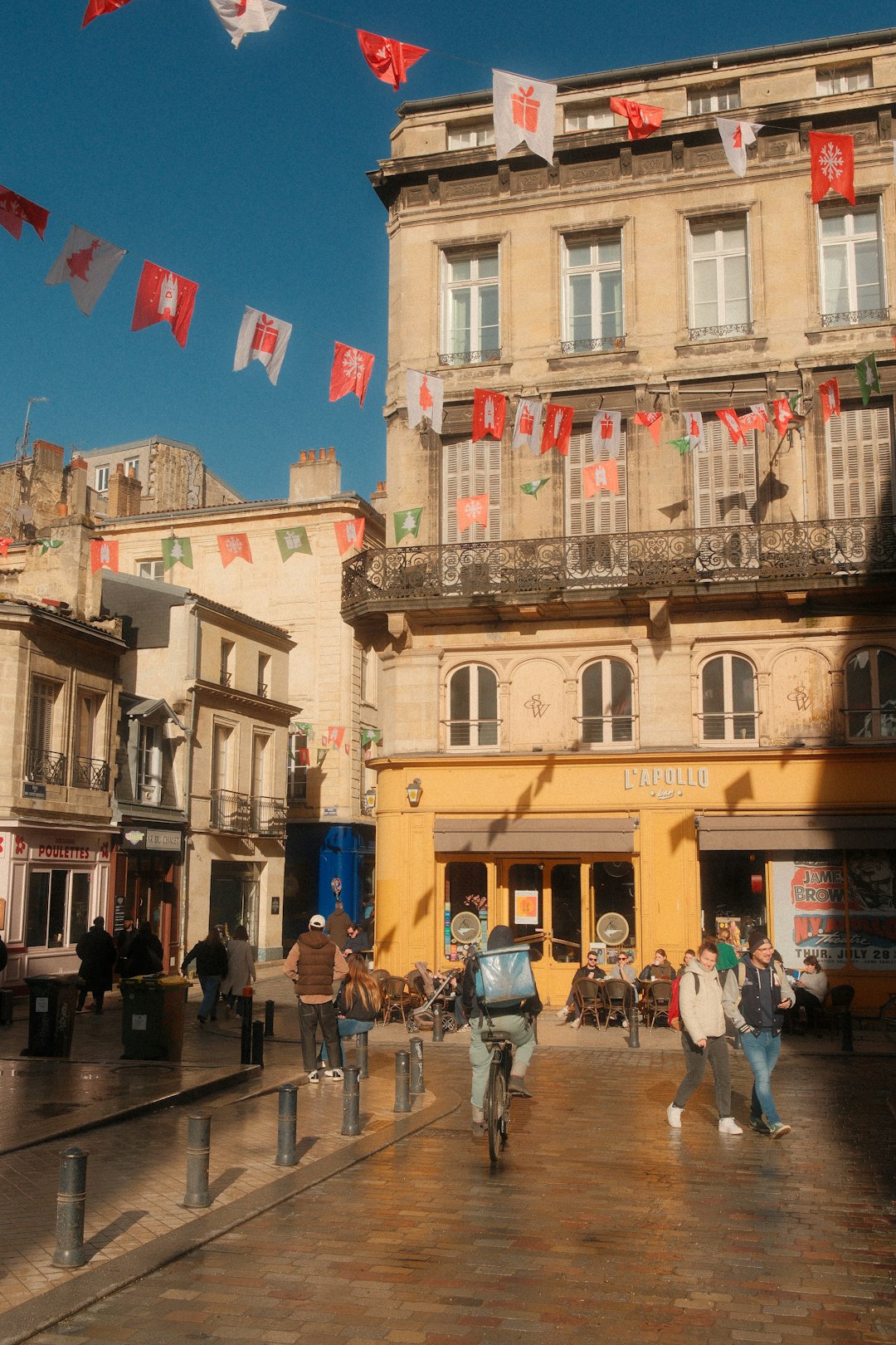 18 Best Translation Tools for Travelers, Students, and Businesses