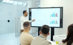 Leadership Engagement Strategies: 7 Ways Leaders Can Improve Team Performance