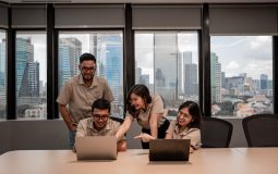 Startup Favorites: 10 Logo Makers Worth Your Attention