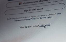 AT&T Email Login vs Gmail Login: Which Email Platform Is Easier to Access and Manage?