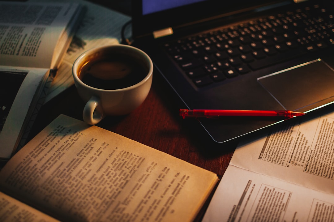 Adobe Captivate vs Articulate Storyline: Side-by-Side Comparison for Course Creators