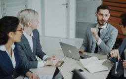 SPICED Sales Methodology: How Does It Compare With MEDDPICC, BANT, and Challenger?