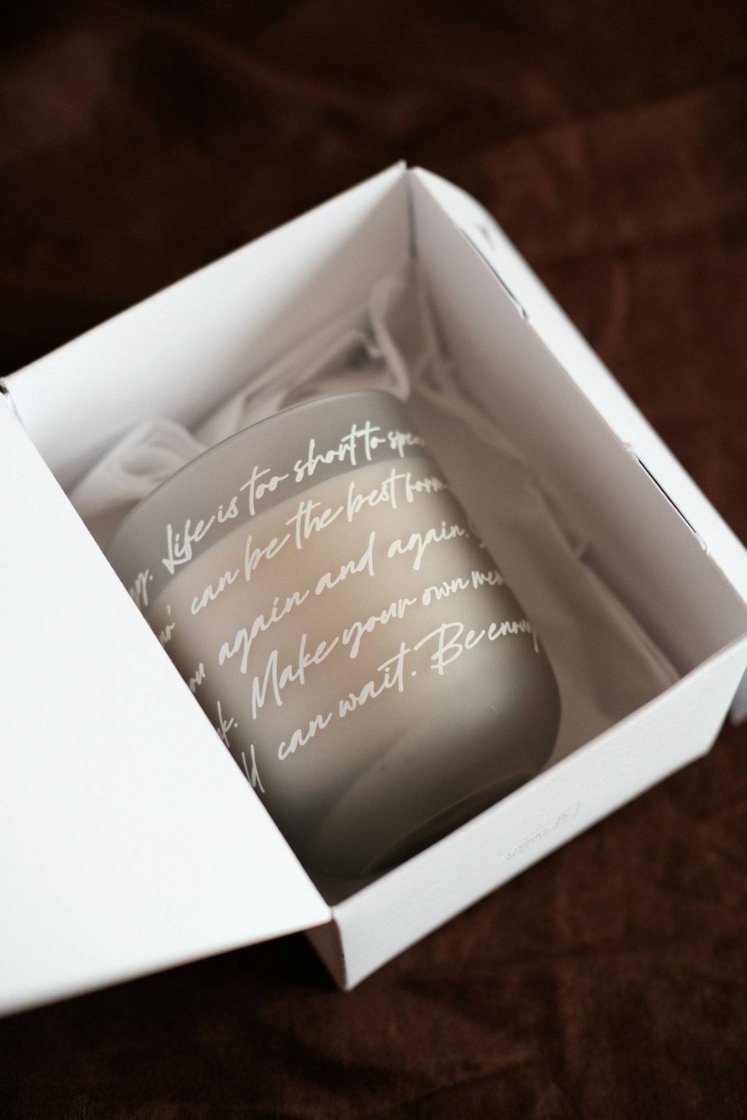 Personalized Gifts and Ecommerce Conversion Rates: How Customization Influences Add-to-Cart Behavior and Checkout Abandonment