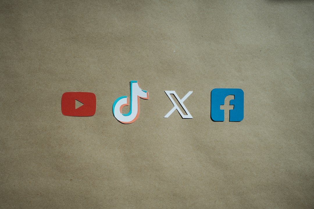 Post Discussion: Reddit vs Facebook Groups for Building Social Media Discussions