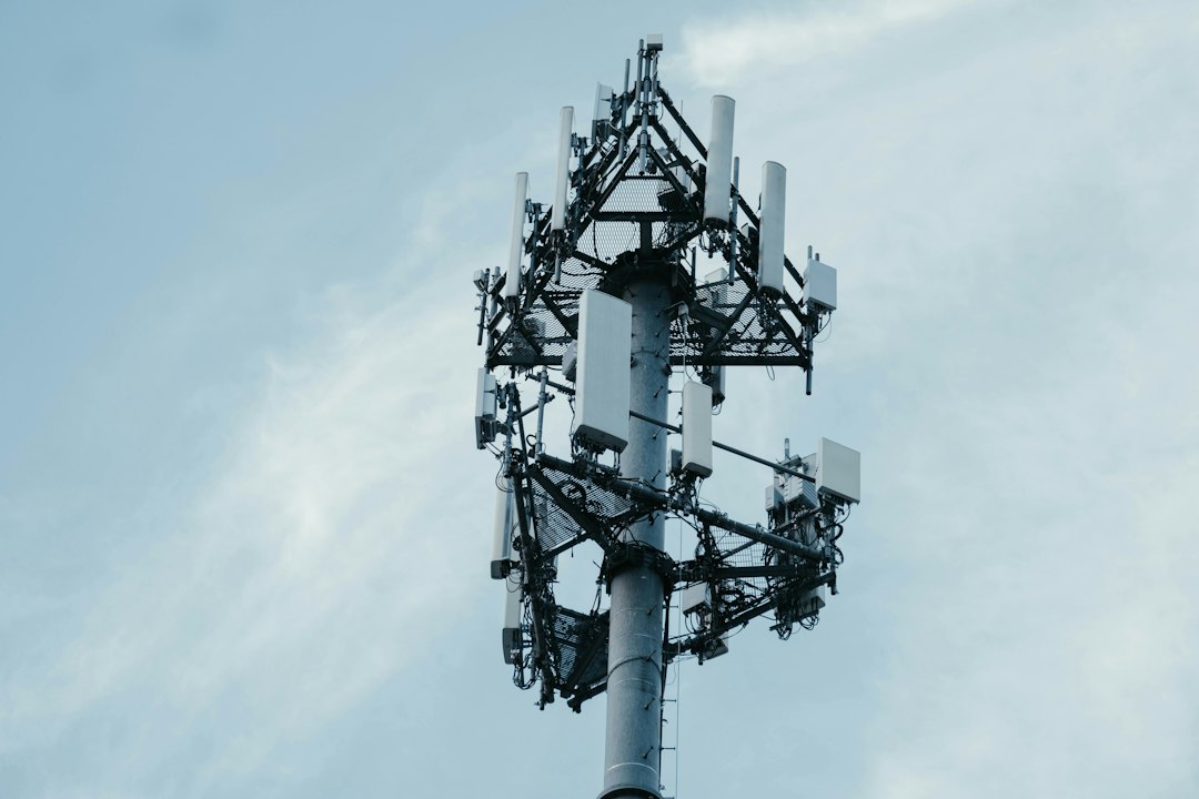 T-Mobile vs Verizon: Comparing Network Performance With Opensignal, Ookla Speedtest, and RootMetrics